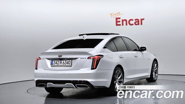 Cadillac CT5 2.0 Sport — пробег 41 073 км — фото 2 из 5