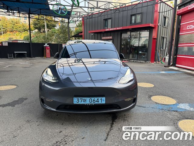 Tesla Model Y Long Range AWD — пробег 97 300 км — фото 1 из 5