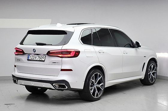 BMW X5 xDrive 45e M Sport — пробег 63 217 км — фото 3 из 5