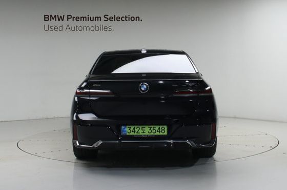 BMW 7-Series 740i xDrive M Sport — пробег 6 591 км — фото 4 из 5