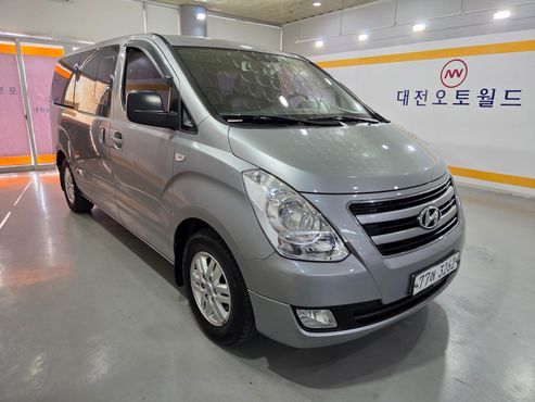 Hyundai Starex 12-Seater Wagon Smart — пробег 165 665 км — фото 3 из 5