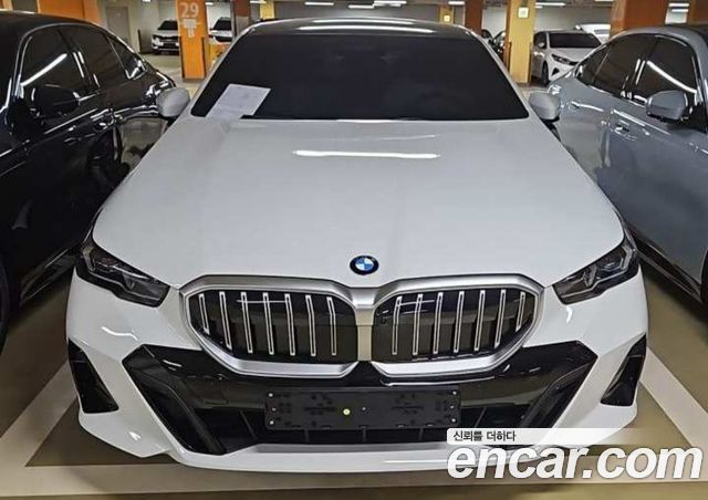 BMW 5-Series 520i M Sport — пробег 1 км — фото 1 из 5