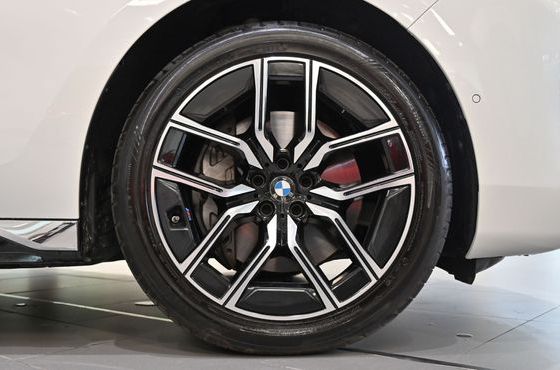 BMW 7-Series 740i xDrive M Sport — пробег 9 546 км — фото 5 из 5