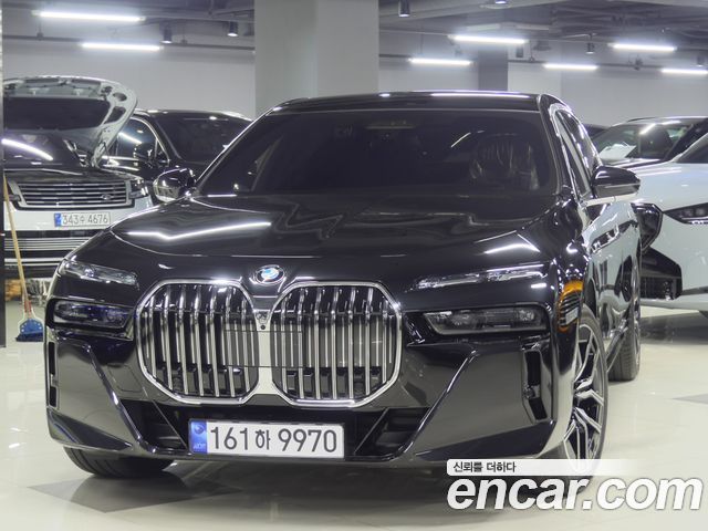 BMW 7-Series 740d xDrive M Sport — пробег 5 800 км — фото 1 из 5