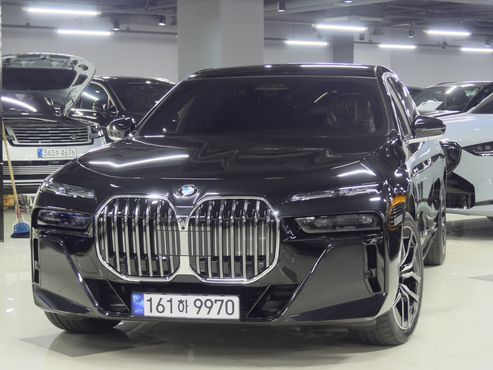 BMW 7-Series 740d xDrive M Sport — пробег 5 800 км — фото 1 из 5