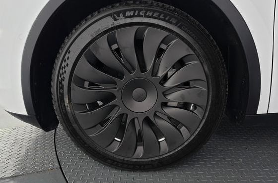 Tesla Model Y Long Range AWD — пробег 35 239 км — фото 5 из 5
