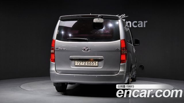 Hyundai Starex 12-Seater Wagon CVX Luxury — пробег 130 974 км — фото 4 из 5