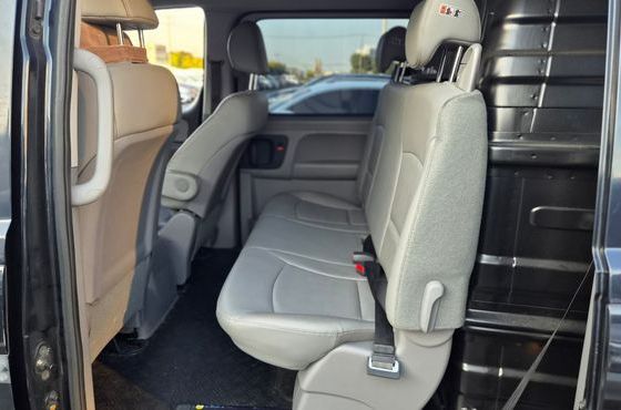 Hyundai Starex Van 5-Seater Modern — пробег 107 000 км — фото 4 из 5