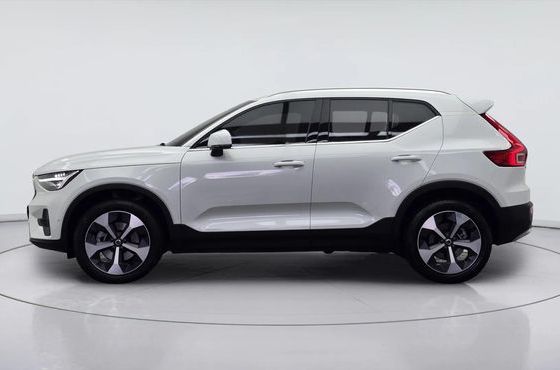 Volvo XC40 B4 Ultimate Bright — пробег 9 217 км — фото 2 из 5