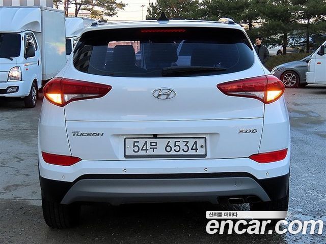 Hyundai Tucson Diesel 2.0 2WD Smart — пробег 110 662 км — фото 4 из 5