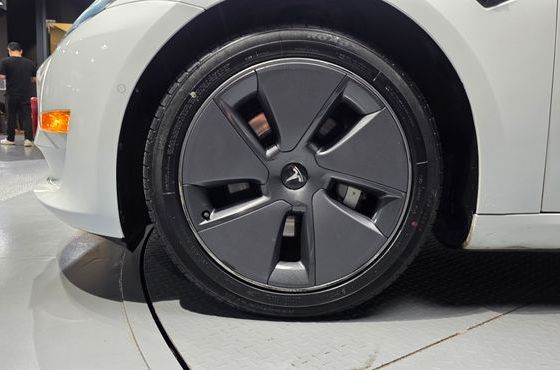 Tesla Model 3 RWD — пробег 74 400 км — фото 5 из 5