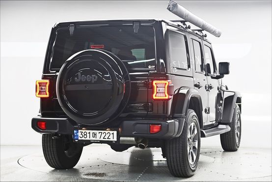 Jeep Wrangler 2.0 Overland 4Door — пробег 30 560 км — фото 4 из 5