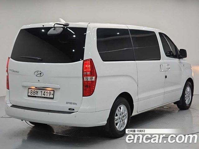Hyundai Starex Van 3-Seater LPi Smart — пробег 31 933 км — фото 4 из 5