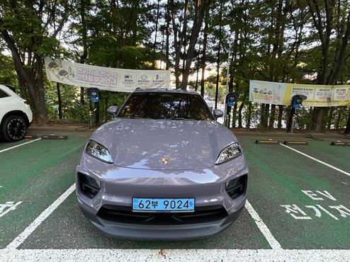 Porsche Taycan Base 4 — пробег 20 000 км — фото 1 из 5