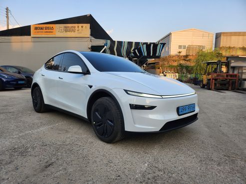 Tesla Model Y Premium RWD — пробег 2 086 км — фото 1 из 5