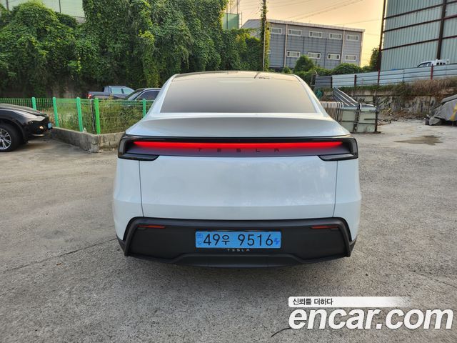 Tesla Model Y Premium RWD — пробег 2 086 км — фото 3 из 5