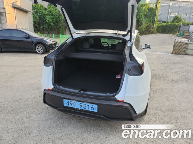 Tesla Model Y Premium RWD — пробег 2 086 км — фото 4 из 5