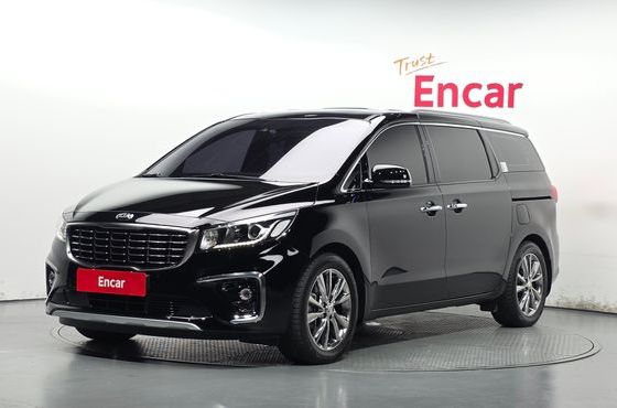 Kia Carnival 9-Seater Prstige — пробег 68 366 км — фото 1 из 5