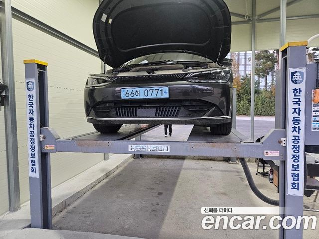 Kia EV6 Long Range 4WD Air — пробег 28 316 км — фото 1 из 3