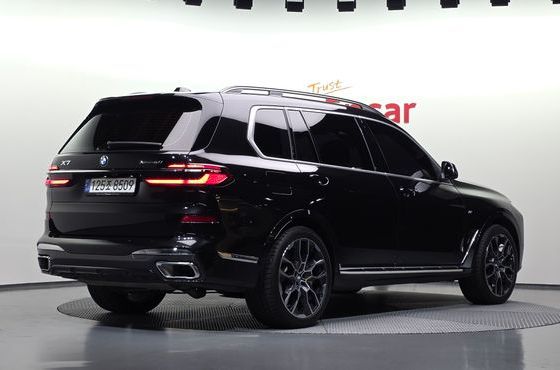 BMW X7 xDrive 40i M Sport 6STR — пробег 28 316 км — фото 2 из 5