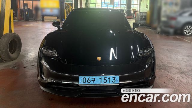 Porsche Taycan Base — пробег 33 012 км — фото 1 из 5