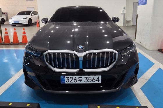 BMW 5-Series 520i M Sport — пробег 12 556 км — фото 1 из 5