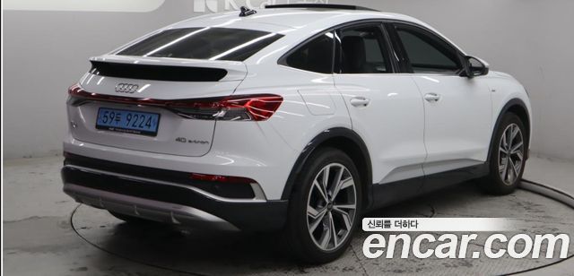 Audi Q4 e-tron 40 Premium Sportback — пробег 37 300 км — фото 3 из 5