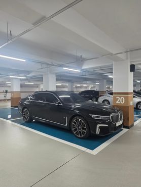 BMW 7-Series 730d xDrive M Sport — пробег 71 575 км — фото 2 из 5