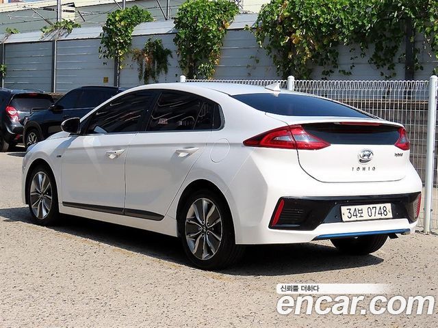 Hyundai Ioniq Q — пробег 136 115 км — фото 3 из 5