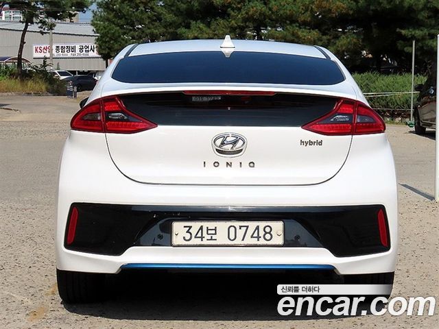 Hyundai Ioniq Q — пробег 136 115 км — фото 4 из 5