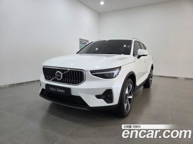 Volvo XC40 B4 Ultra Bright — пробег 1 249 км — фото 1 из 5