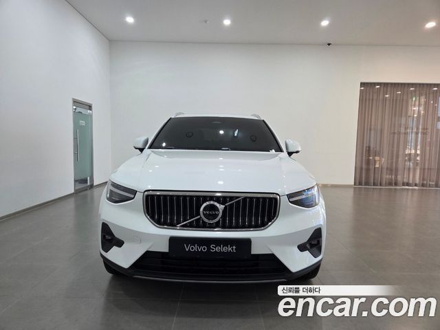 Volvo XC40 B4 Ultra Bright — пробег 1 249 км — фото 3 из 5