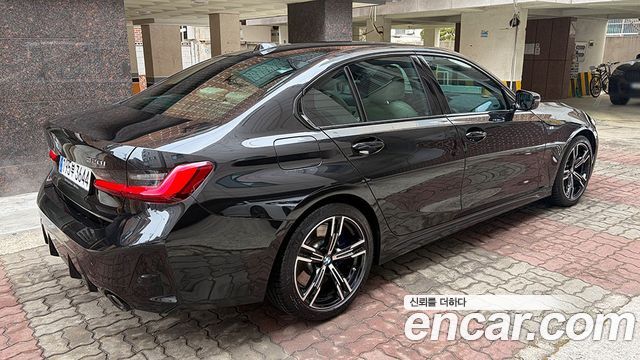 BMW 3-Series 320i M Sport — пробег 28 065 км — фото 3 из 5