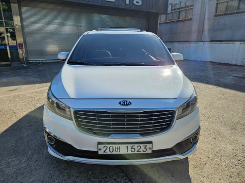Kia Carnival 9-seater Luxury — пробег 213 356 км — фото 3 из 5
