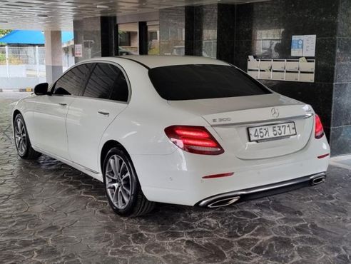 Mercedes-Benz E-Class E300 4MATIC Avnatgarde — пробег 17 860 км — фото 2 из 5