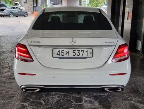 Mercedes-Benz E-Class E300 4MATIC Avnatgarde — пробег 17 860 км — фото 4 из 5