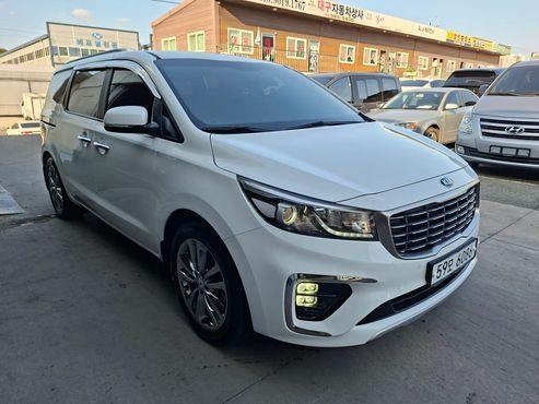 Kia Carnival 9-seater Prestige — пробег 135 937 км — фото 3 из 5