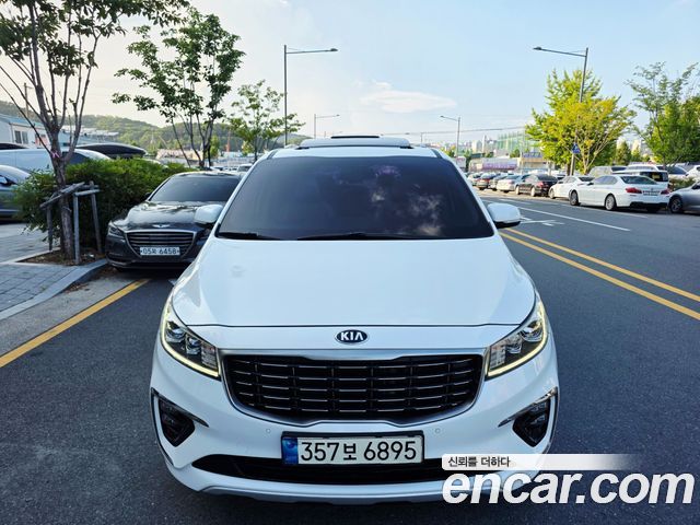 Kia Carnival 9-Seater Noblesse — пробег 177 455 км — фото 2 из 5