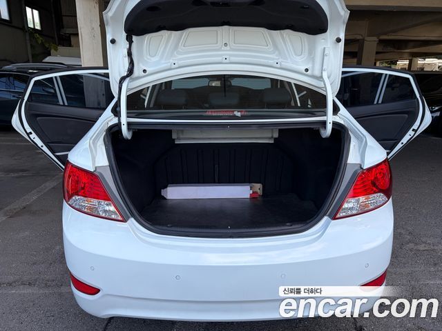 Hyundai Accent Diesel 1.6 VGT Premier — пробег 120 800 км — фото 2 из 5