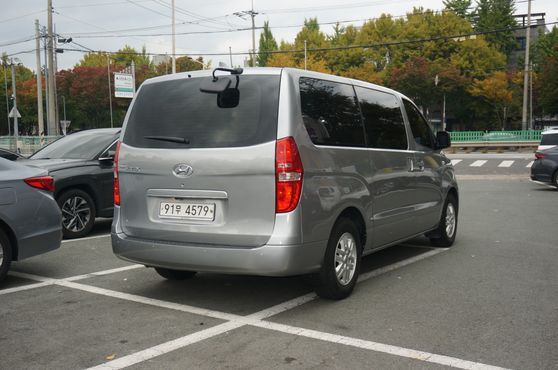 Hyundai Starex Van 3-Seater Smart — пробег 73 096 км — фото 4 из 5
