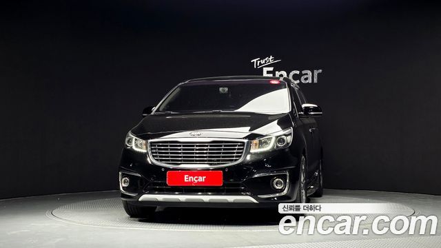 Kia Carnival 7-seater Limousine VIP — пробег 158 428 км — фото 3 из 5
