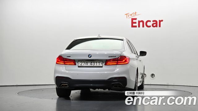 BMW 5-Series 520d xDrive M Sport Package — пробег 185 530 км — фото 4 из 5