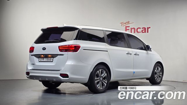 Kia Carnival из Кореи Encar