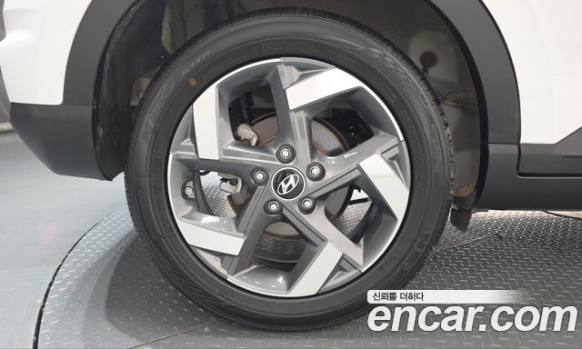 Hyundai Venue 1,6 Premium — пробег 7 966 км — фото 5 из 5