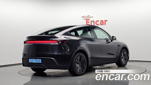 Tesla Model Y Premium Long Range AWD — пробег 93 км — фото 2 из 5