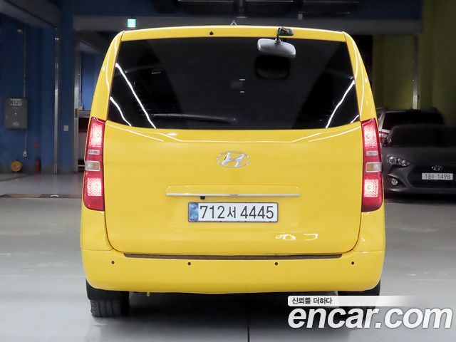 Hyundai Starex Wagon 12-Seater Smart — пробег 100 200 км — фото 4 из 5