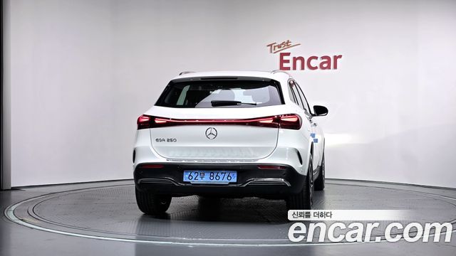 Mercedes-Benz EQA EQA250 AMG Line — пробег 54 км — фото 4 из 5