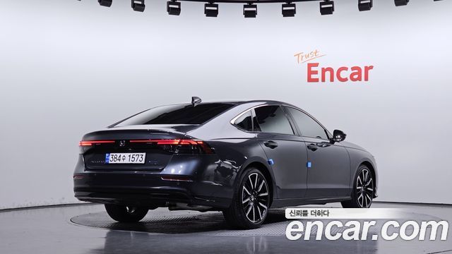 Honda Accord 2.0 Hybrid Touring — пробег 26 808 км — фото 2 из 5