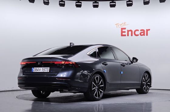 Honda Accord 2.0 Hybrid Touring — пробег 26 808 км — фото 2 из 5
