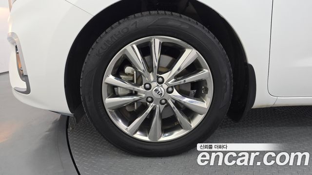 Kia Carnival Gasoline 9-Seater Prestige — пробег 73 480 км — фото 5 из 5